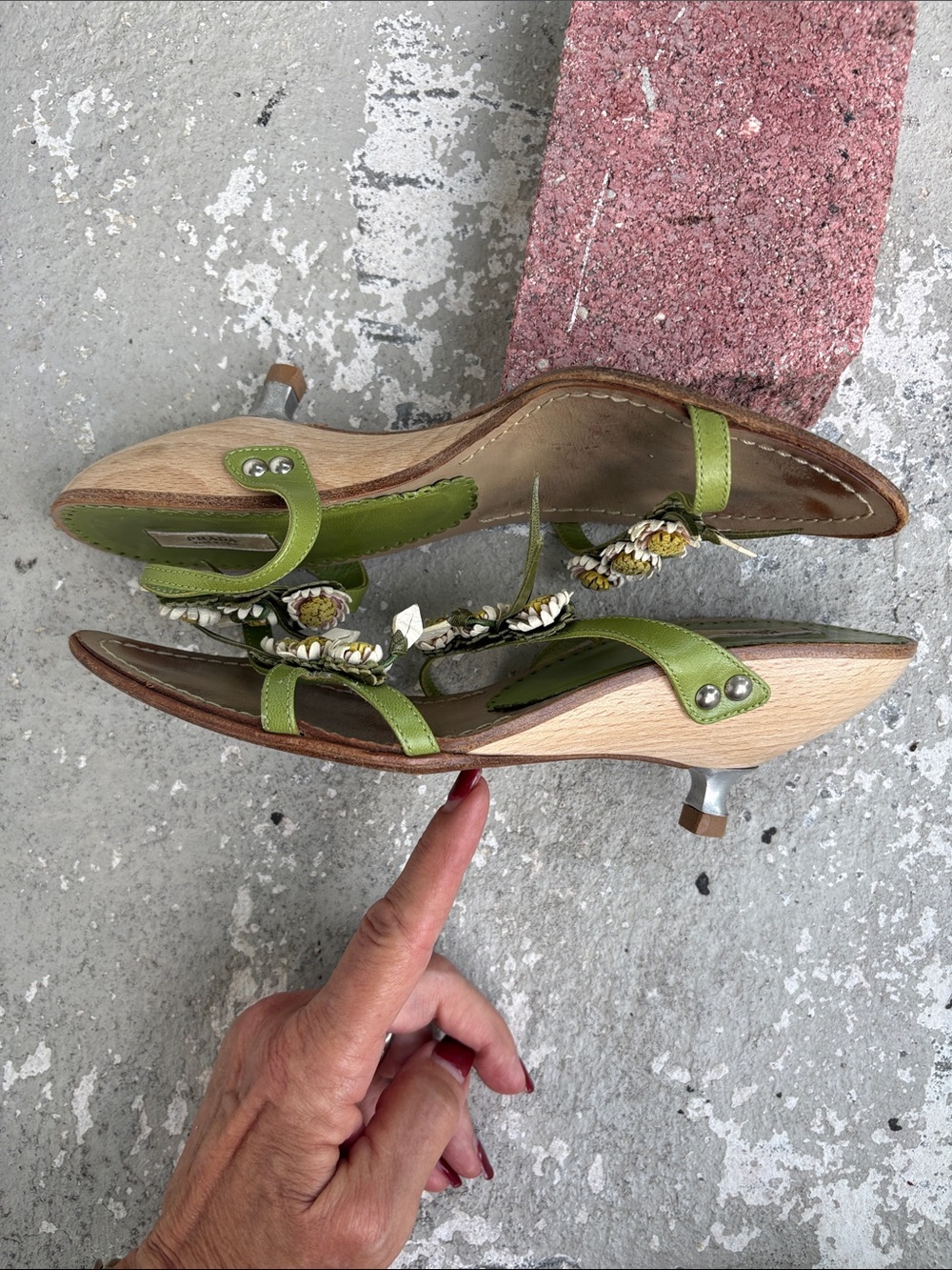 Prada Daisy leather kitten heels - Picture 3 of 14